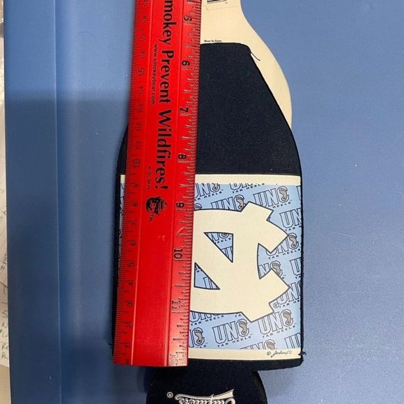UNC Carolina Tarheels Game Day Outfitters Bottle Coolie Licensed, original pack - Picture 7 of 9